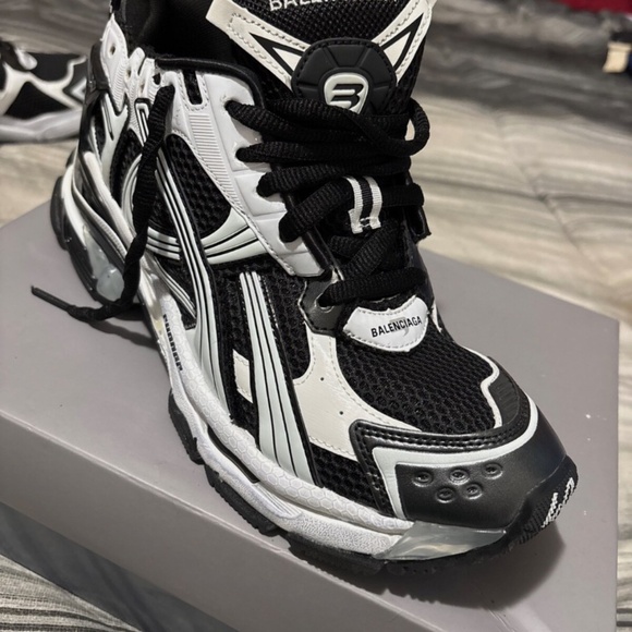 Balenciaga sneakers - Picture 3 of 6